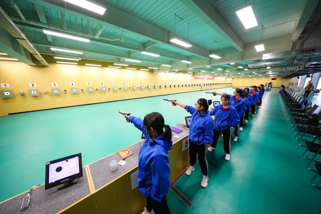 西甲：C·罗伊瓜因两球 皇马擒赫塔菲继续领跑